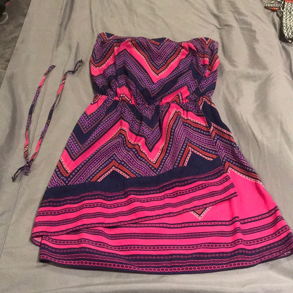 Express strapless dress, removable straps.